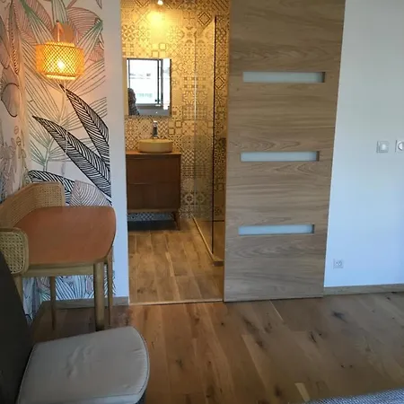 Logement Chic - 6 Brotteaux - Arrivee Autonome - Equipe Hotel